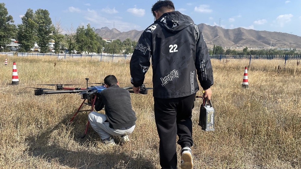 乌鲁木齐无人机培训机构—保华润天航空：专业无人机飞手培训，开启蓝天梦想