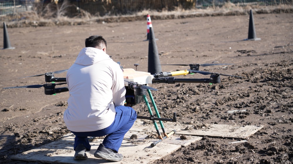 保华润天航空：在新疆学无人机，考场就是平时训练场